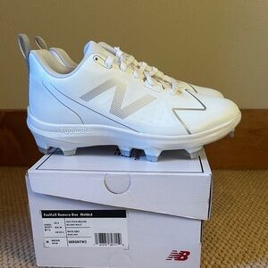 New Balance Cream FuelCell Baseball Cleats